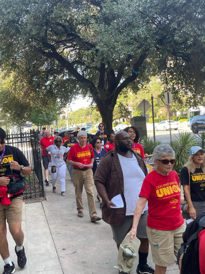 US: ICE Shooting in Austin Sparks Protest and State Repression